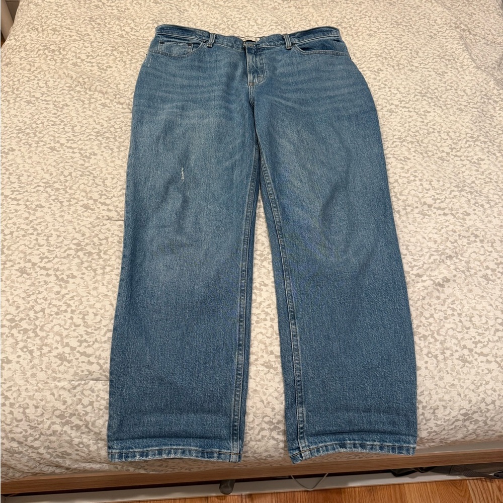 Abercrombie Ultra High Rise 90s Straight Jean